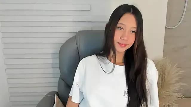 Tiffany-gil from StripChat is Freechat