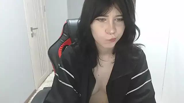 TinaQuiin from StripChat is Freechat
