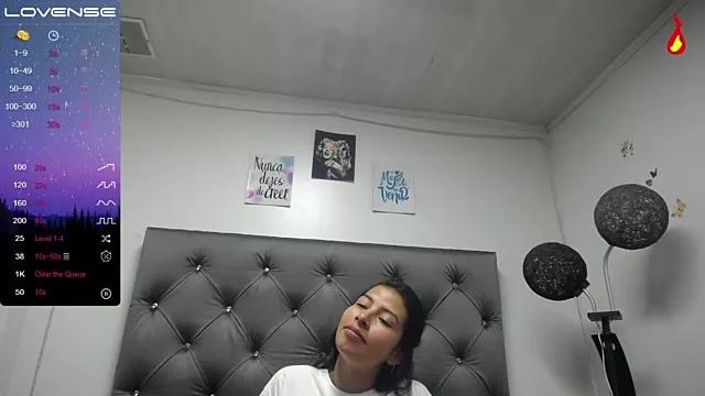 TinnaJhonson from StripChat