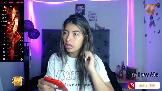 TinnaJhonson from StripChat