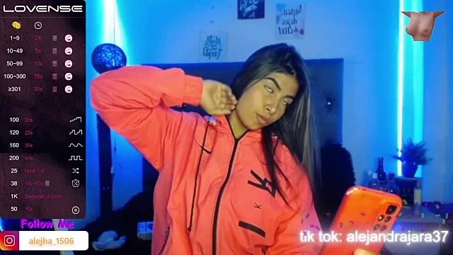 TinnaJhonson from StripChat