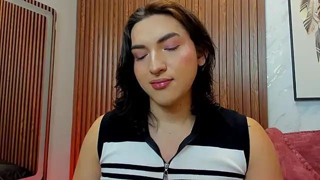 Girls free live sex cams: Check out the satisfaction of typing and cam2cam with our sensual livestreamers, who will teach you all about temptation and desires with their smoking hot physiques.