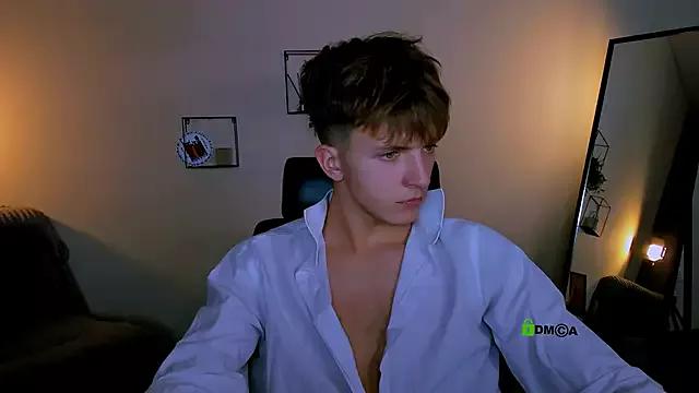 travis_wolf_ from StripChat is Freechat