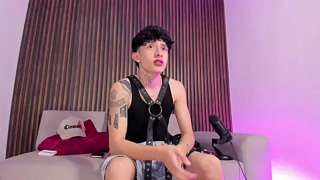 Girls free live sex cams: Check out the satisfaction of typing and cam2cam with our sensual livestreamers, who will teach you all about temptation and desires with their smoking hot physiques.