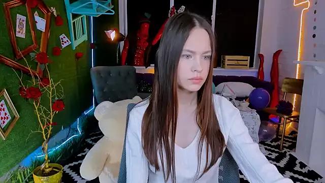 UliaNeer from StripChat is Freechat