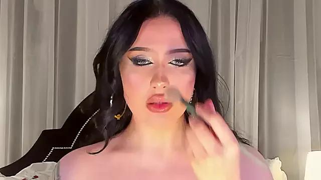 UR_MADDY from StripChat is Freechat