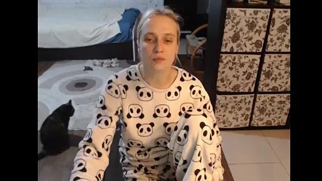 Ur_SweetLuckyGirl777 from StripChat is Freechat