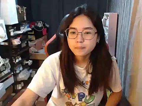urhoneybunny25 from StripChat is Freechat