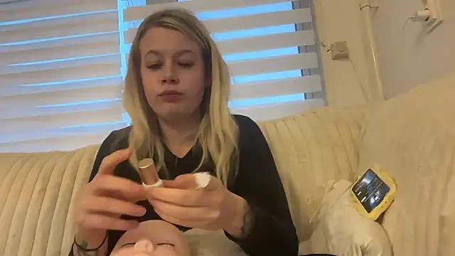 Girls free live sex cams: Check out the satisfaction of typing and cam2cam with our sensual livestreamers, who will teach you all about temptation and desires with their smoking hot physiques.