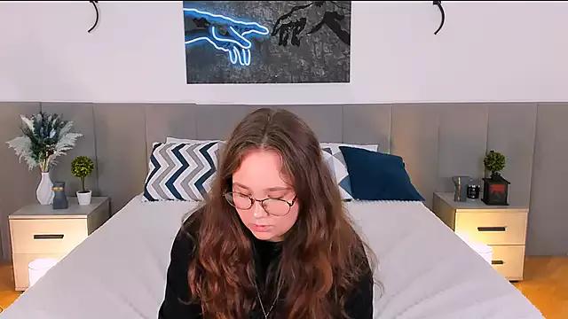 VelvetVixenCute from StripChat is Freechat