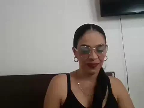 Vicky_kiss from StripChat is Freechat