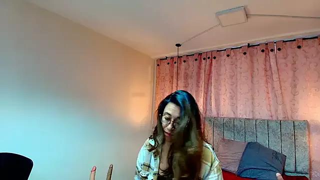 VioletaScott_ from StripChat is Freechat