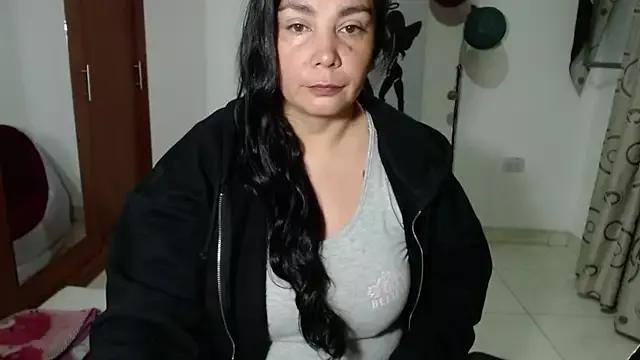 Vivian_milf_paint from StripChat is Freechat