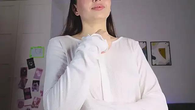 wavemary from StripChat is Freechat