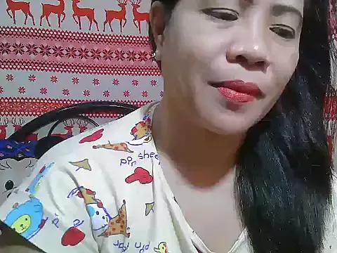 xsweetlips69x from StripChat is Freechat