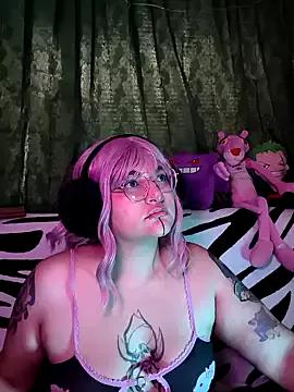 XxGreenGoodxX from StripChat is Freechat