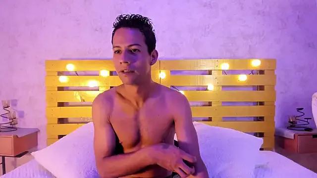 yayi_derek from StripChat is Freechat