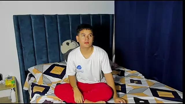 Young_Ben from StripChat is Freechat