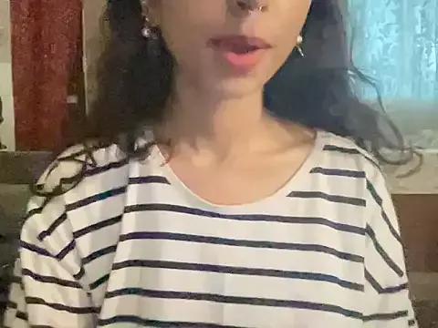 youngriri from StripChat is Freechat