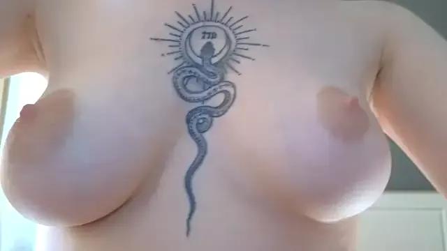 Your_Auggie from StripChat is Freechat