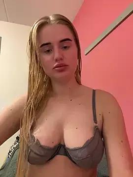 Photos of yourhornyslut from StripChat is Freechat