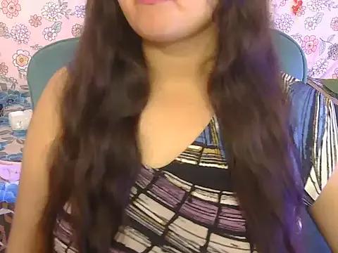 yours-riyaa from StripChat is Freechat