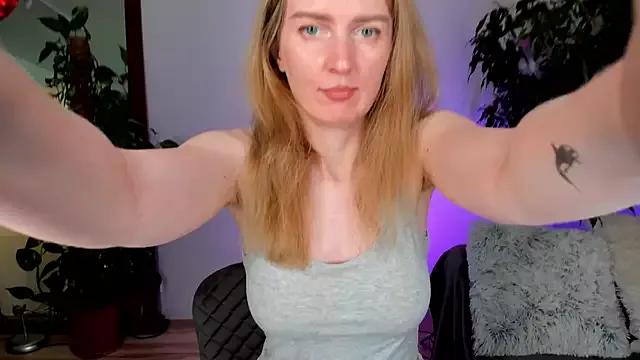 YourSexyNeighbour from StripChat is Freechat