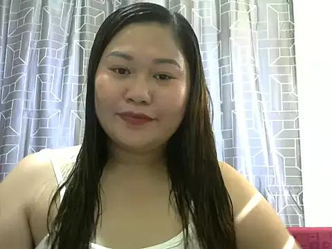 yummy_mia from StripChat is Freechat