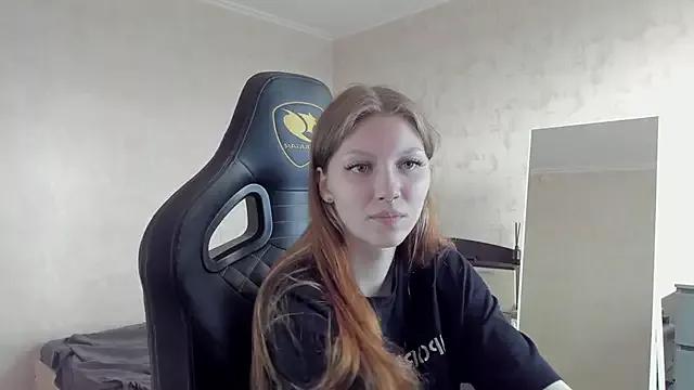 YunaRosse from StripChat is Freechat
