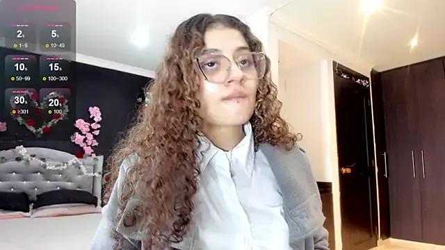Zarathryz_ from StripChat is Freechat