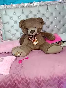 ZARAY_1118 from StripChat is Freechat