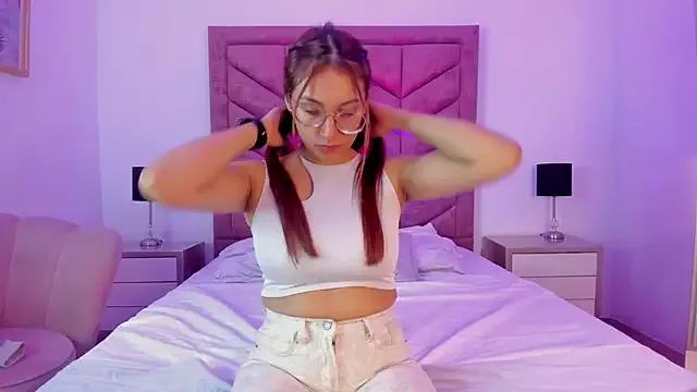 Zoe_James from StripChat is Freechat