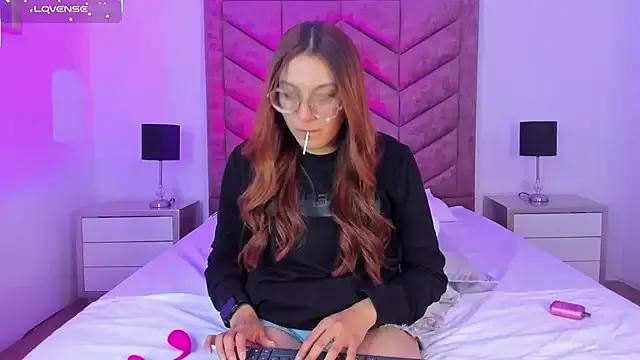 Zoe_James from StripChat is Freechat