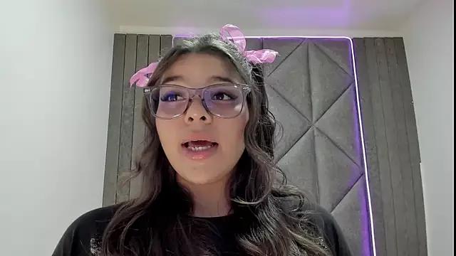 ZoeeMartinezz__ from StripChat is Freechat
