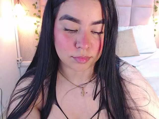 Offline ALEXXA-CURVY on BongaCams