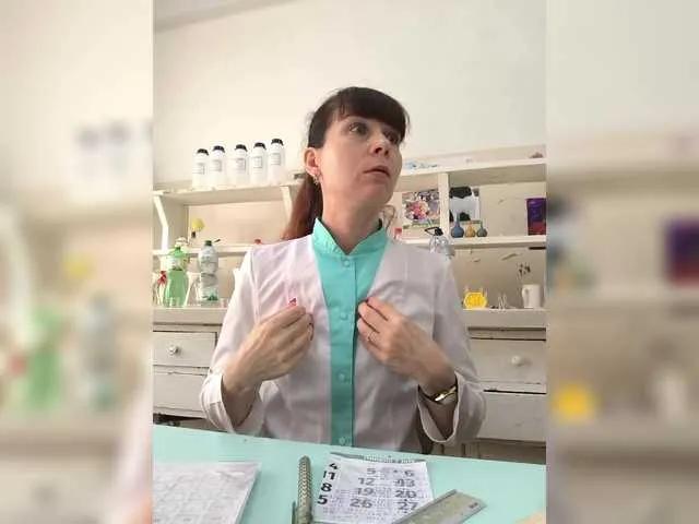 Freechat caroliiine on BongaCams