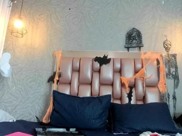 Offline KOURTNEY- on BongaCams