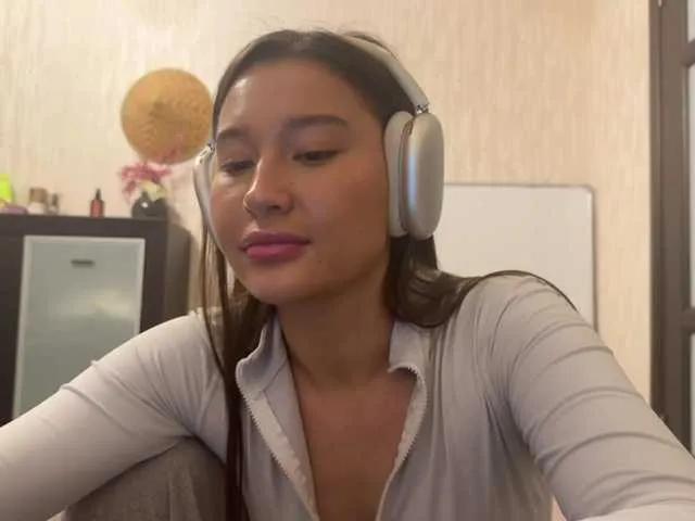 Freechat LakishaYanish on BongaCams