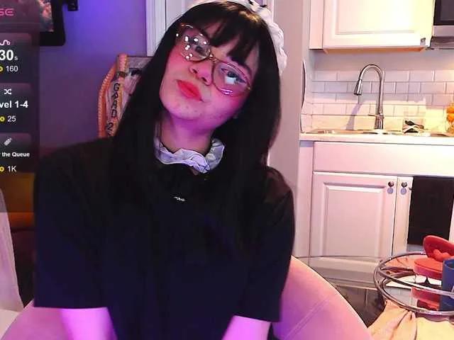 Offline LunaMilav on BongaCams