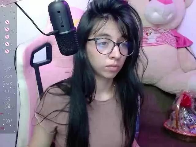 Offline Maggie-Fox on BongaCams