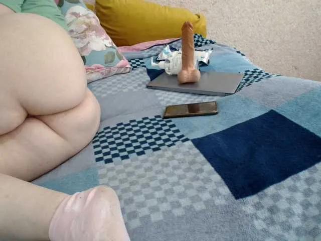 Offline MILAax on BongaCams