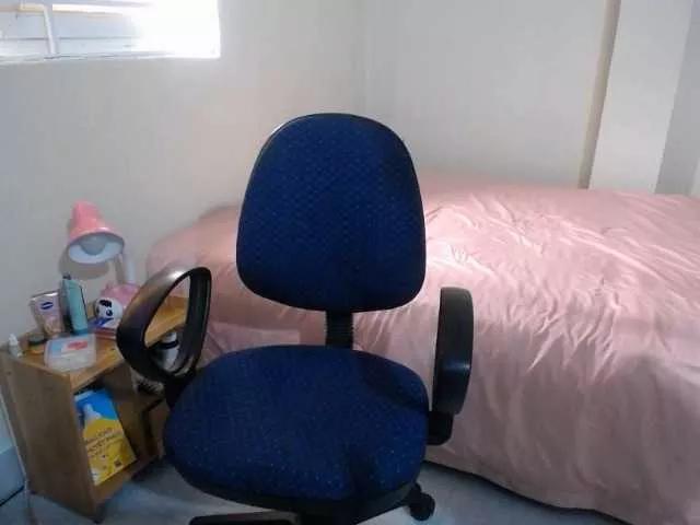 Offline yana--99 on BongaCams