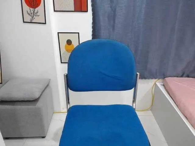 Offline yana--99 on BongaCams