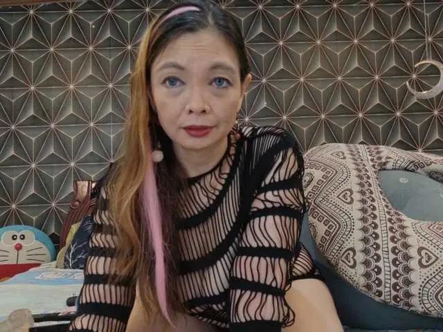 YummyMeily on BongaCams 