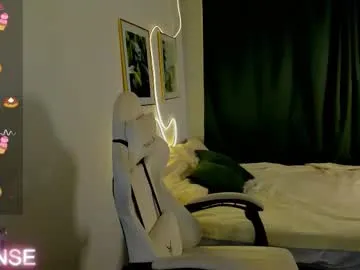 Freechat _emily__strike_ on Chaturbate