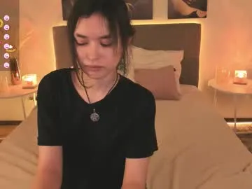 Freechat _emily__strike_ on Chaturbate