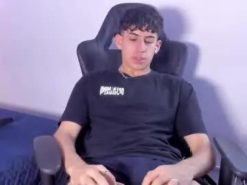 Freechat aaron_spencer13 on Chaturbate