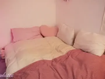 Freechat aby_whitee on Chaturbate