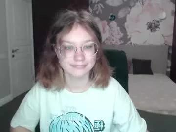 Freechat angelinalow on Chaturbate