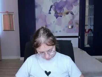 Freechat angelinalow on Chaturbate